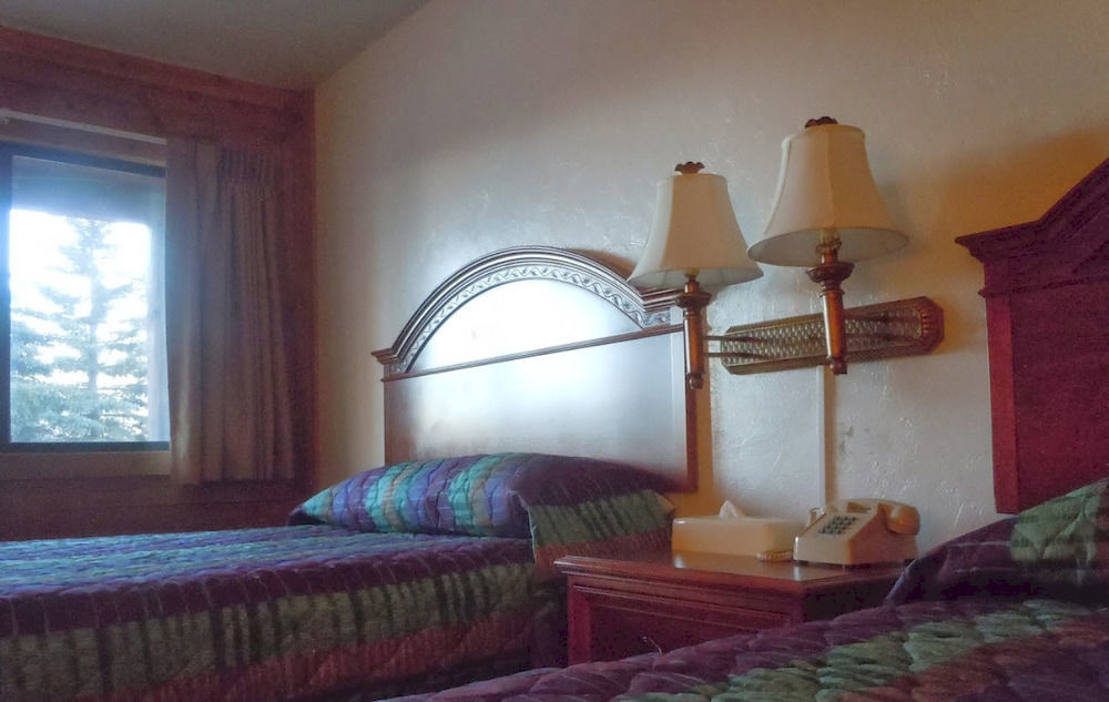 Motel High Country 2*